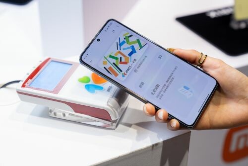 小米秋季新品發表會結合先進 AI 串聯悠遊卡與一卡通 打造便捷交通支付新體驗